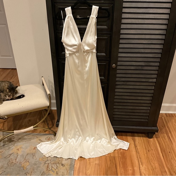 Reformation Viera brand new size 0 Bridal Wedding Silk Gown halter top Ivory - Picture 12 of 14